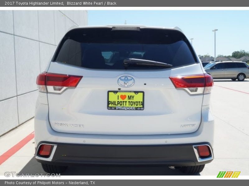 Blizzard White Pearl / Black 2017 Toyota Highlander Limited