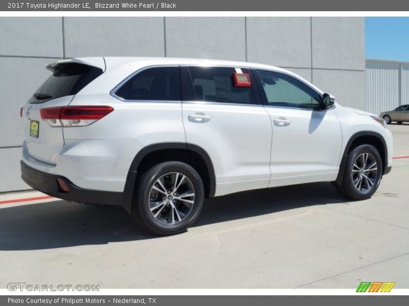 Blizzard White Pearl / Black 2017 Toyota Highlander LE