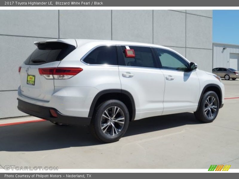 Blizzard White Pearl / Black 2017 Toyota Highlander LE