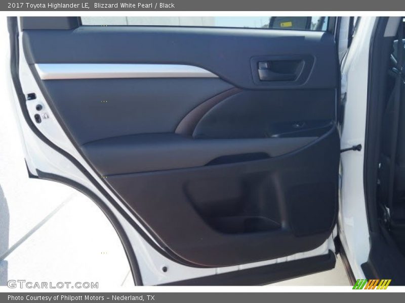 Blizzard White Pearl / Black 2017 Toyota Highlander LE