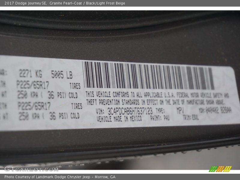 Granite Pearl-Coat / Black/Light Frost Beige 2017 Dodge Journey SE