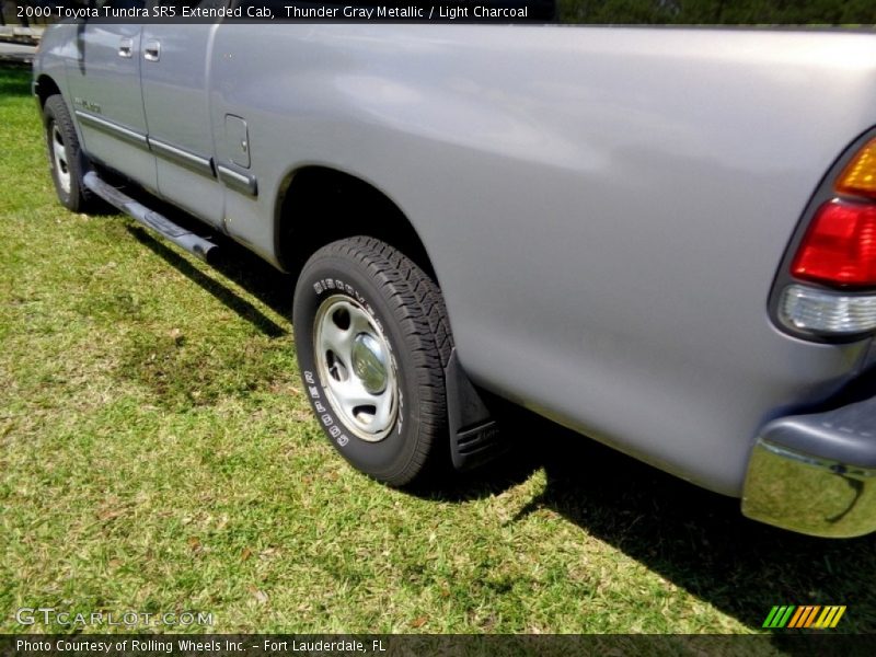 Thunder Gray Metallic / Light Charcoal 2000 Toyota Tundra SR5 Extended Cab