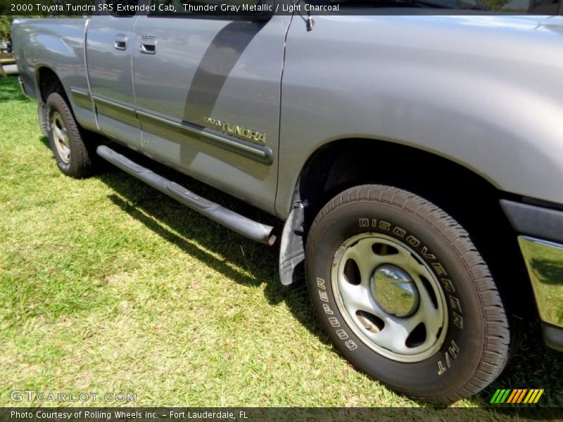 Thunder Gray Metallic / Light Charcoal 2000 Toyota Tundra SR5 Extended Cab