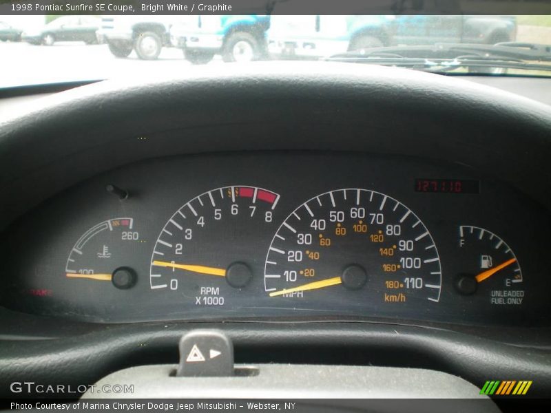 Bright White / Graphite 1998 Pontiac Sunfire SE Coupe