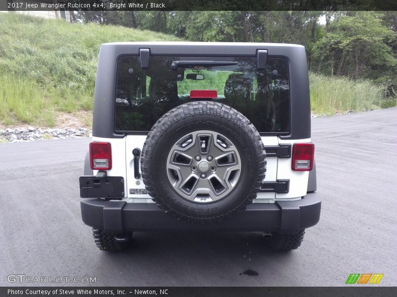 Bright White / Black 2017 Jeep Wrangler Rubicon 4x4