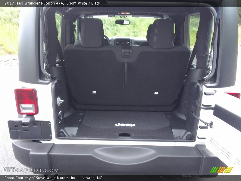 Bright White / Black 2017 Jeep Wrangler Rubicon 4x4