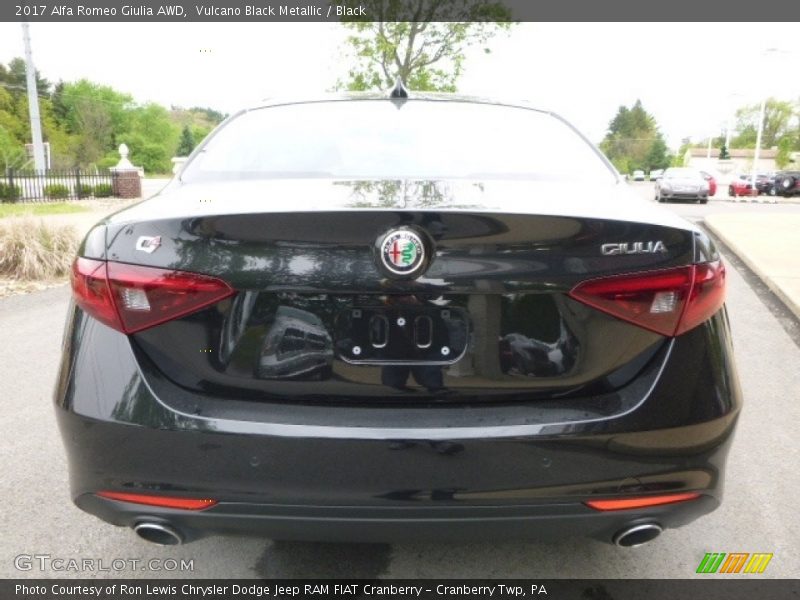 Vulcano Black Metallic / Black 2017 Alfa Romeo Giulia AWD