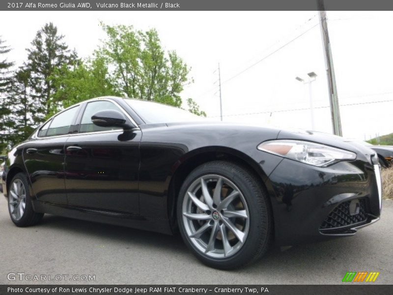 Vulcano Black Metallic / Black 2017 Alfa Romeo Giulia AWD