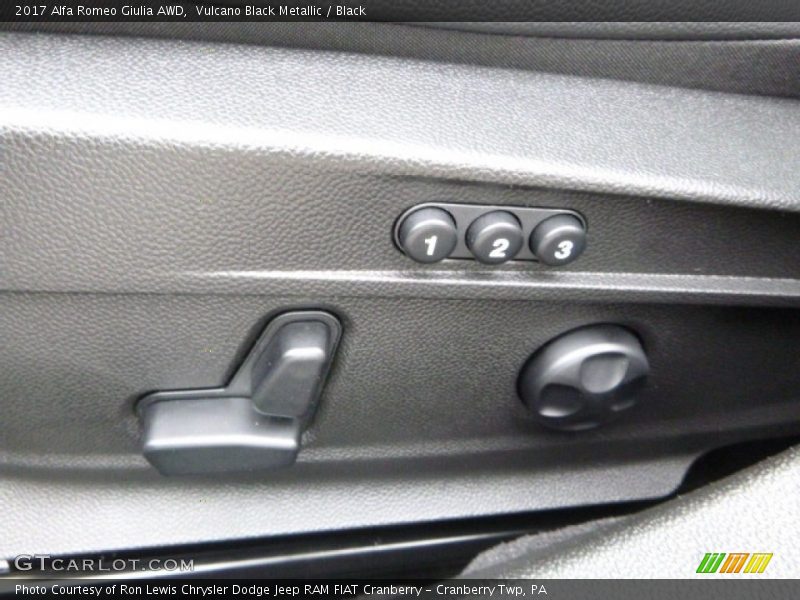 Vulcano Black Metallic / Black 2017 Alfa Romeo Giulia AWD