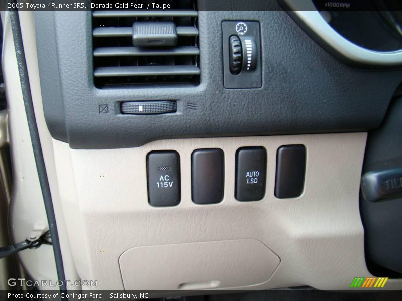 Dorado Gold Pearl / Taupe 2005 Toyota 4Runner SR5
