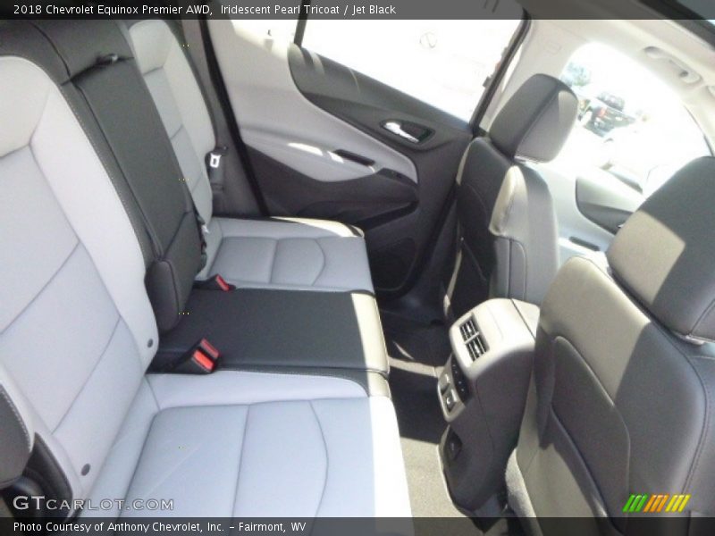 Iridescent Pearl Tricoat / Jet Black 2018 Chevrolet Equinox Premier AWD