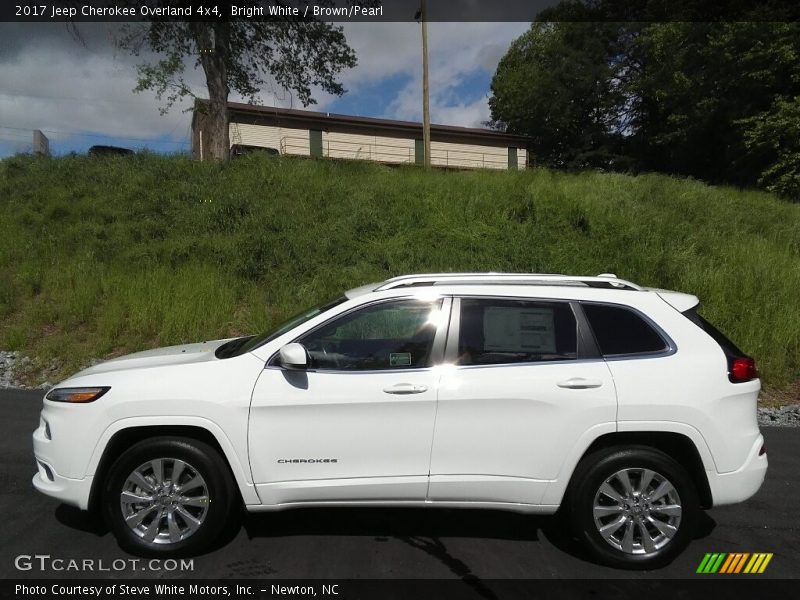 Bright White / Brown/Pearl 2017 Jeep Cherokee Overland 4x4