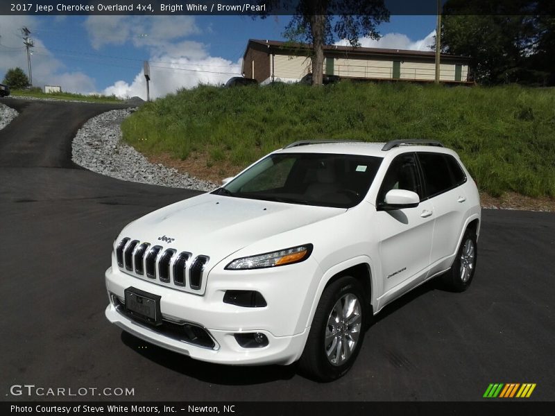 Bright White / Brown/Pearl 2017 Jeep Cherokee Overland 4x4