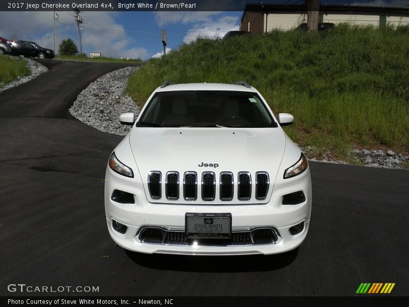 Bright White / Brown/Pearl 2017 Jeep Cherokee Overland 4x4