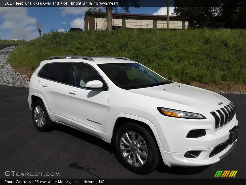 Bright White / Brown/Pearl 2017 Jeep Cherokee Overland 4x4