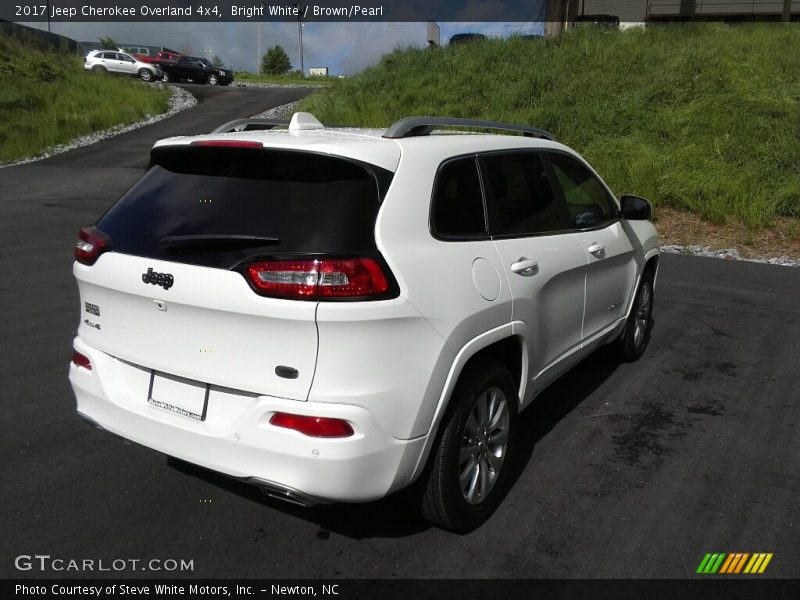 Bright White / Brown/Pearl 2017 Jeep Cherokee Overland 4x4