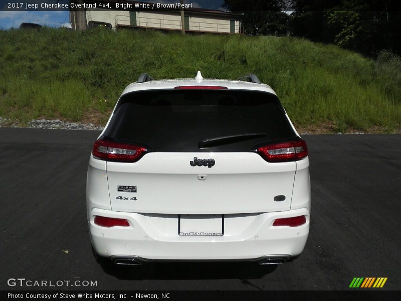 Bright White / Brown/Pearl 2017 Jeep Cherokee Overland 4x4