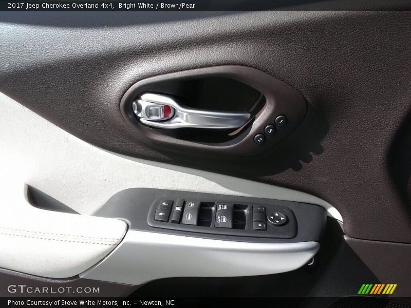 Bright White / Brown/Pearl 2017 Jeep Cherokee Overland 4x4