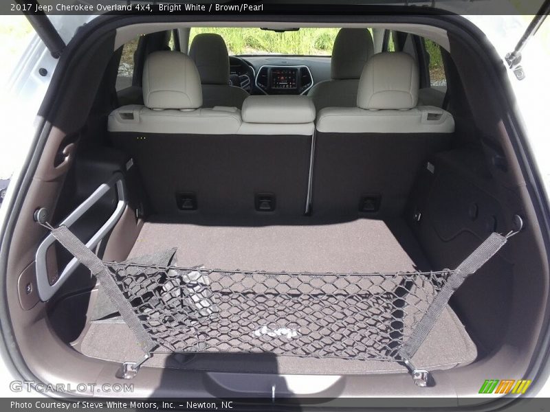  2017 Cherokee Overland 4x4 Trunk