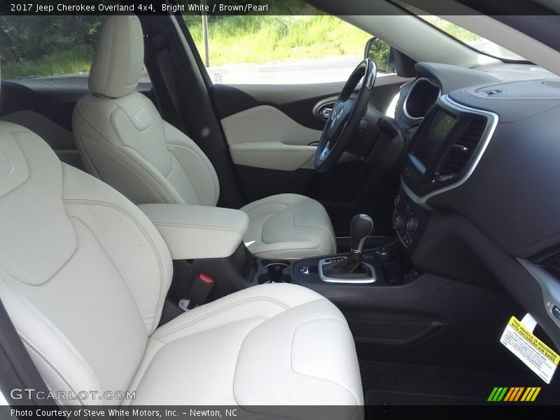 Front Seat of 2017 Cherokee Overland 4x4
