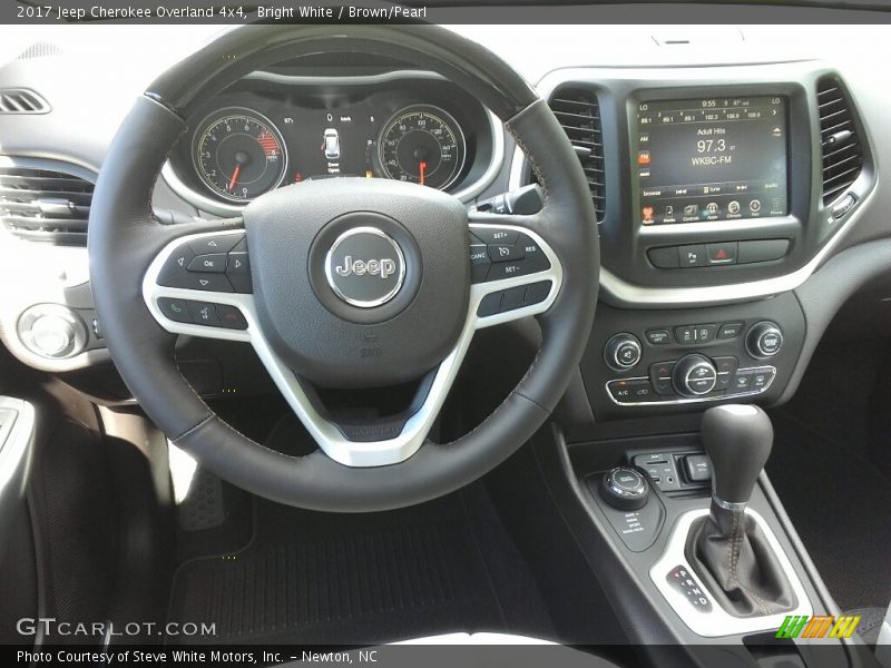 Bright White / Brown/Pearl 2017 Jeep Cherokee Overland 4x4