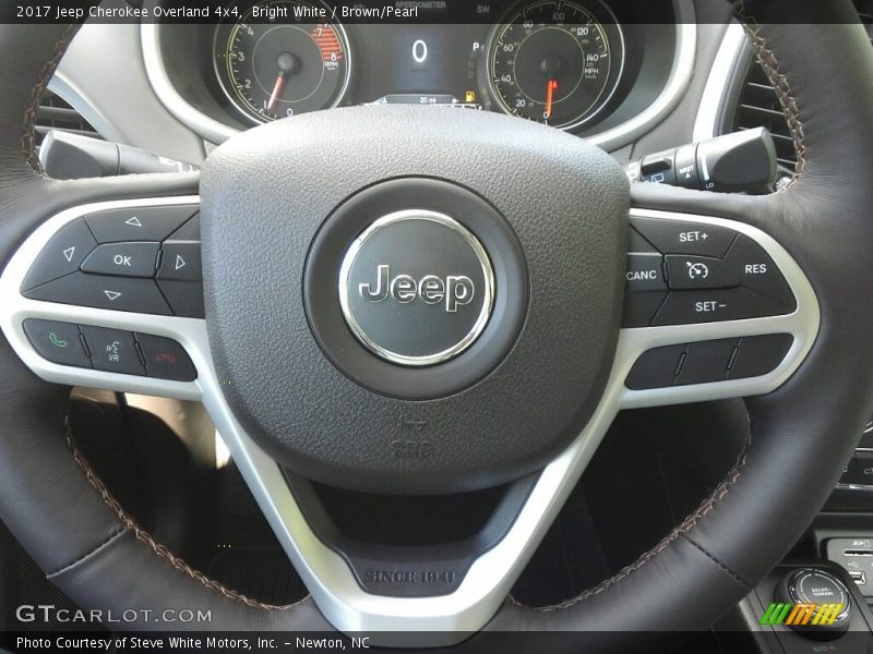 Bright White / Brown/Pearl 2017 Jeep Cherokee Overland 4x4