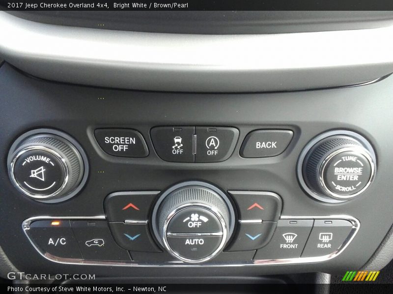 Controls of 2017 Cherokee Overland 4x4
