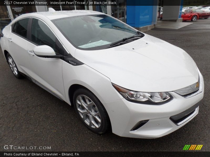 Iridescent Pearl Tricoat / Jet Black/Jet Black 2017 Chevrolet Volt Premier
