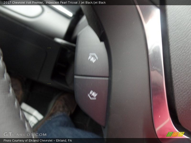 Iridescent Pearl Tricoat / Jet Black/Jet Black 2017 Chevrolet Volt Premier