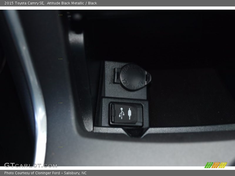 Attitude Black Metallic / Black 2015 Toyota Camry SE