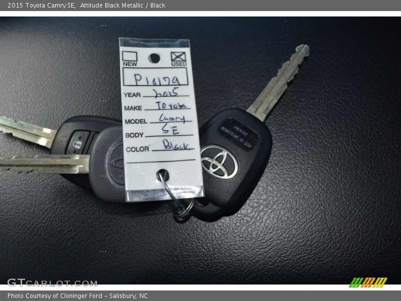 Attitude Black Metallic / Black 2015 Toyota Camry SE
