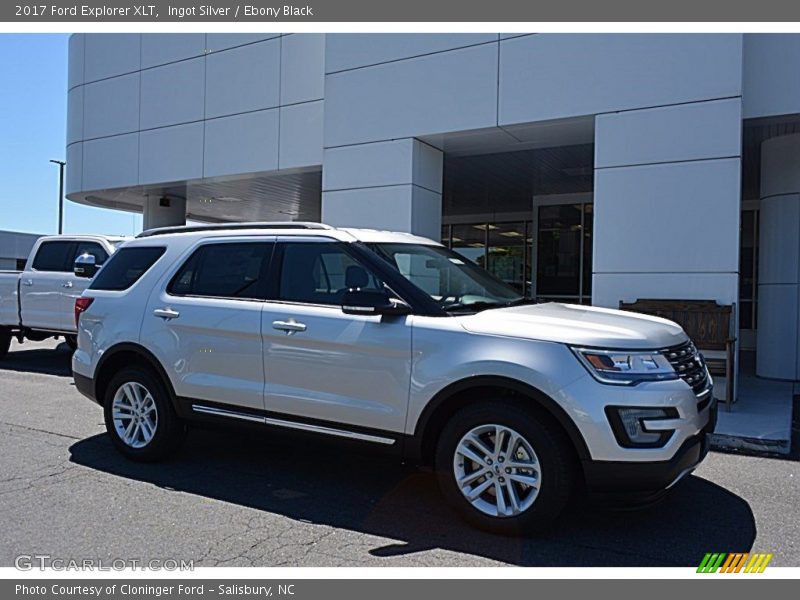 Ingot Silver / Ebony Black 2017 Ford Explorer XLT