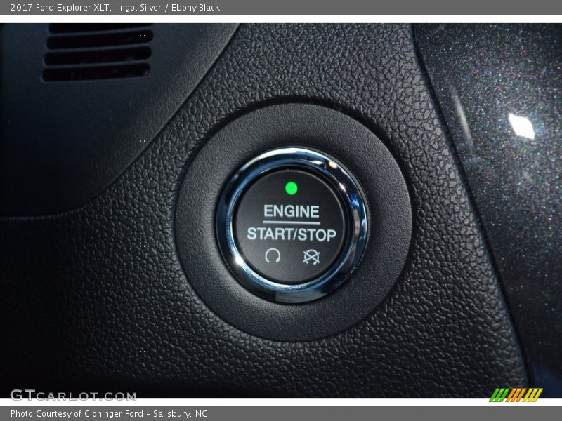 Ingot Silver / Ebony Black 2017 Ford Explorer XLT