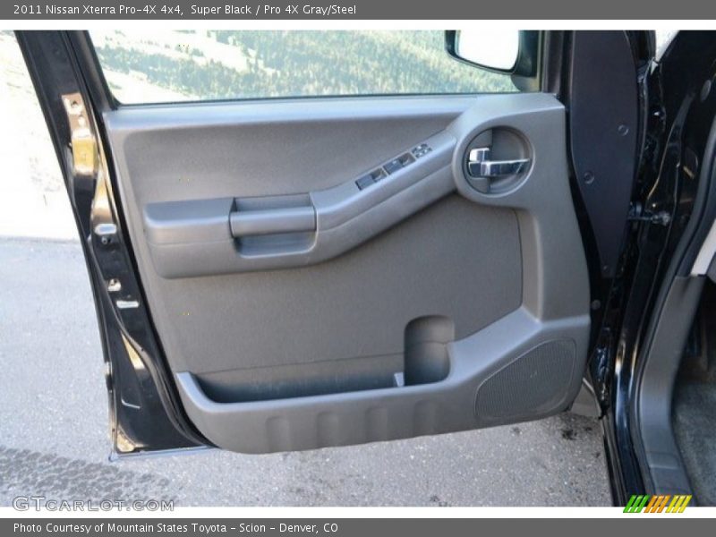 Super Black / Pro 4X Gray/Steel 2011 Nissan Xterra Pro-4X 4x4