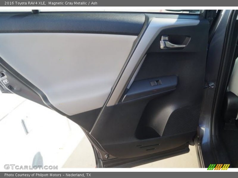Magnetic Gray Metallic / Ash 2016 Toyota RAV4 XLE