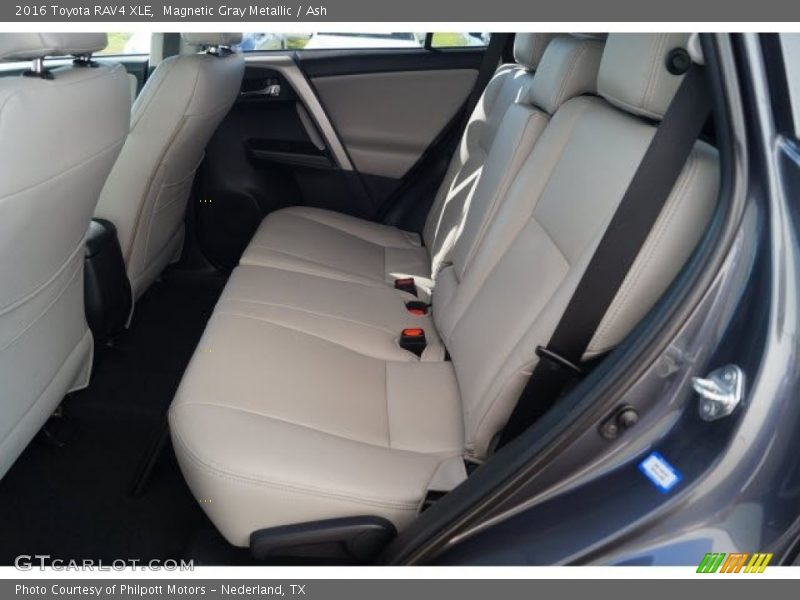 Magnetic Gray Metallic / Ash 2016 Toyota RAV4 XLE