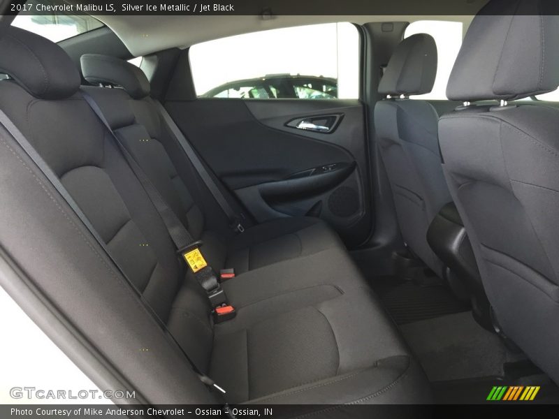 Silver Ice Metallic / Jet Black 2017 Chevrolet Malibu LS