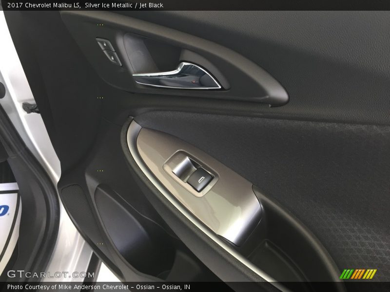 Silver Ice Metallic / Jet Black 2017 Chevrolet Malibu LS