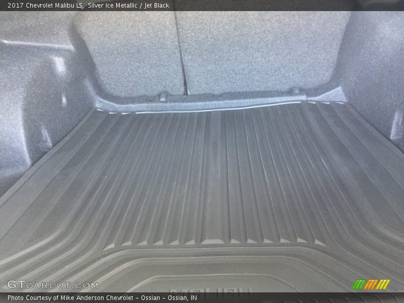 Silver Ice Metallic / Jet Black 2017 Chevrolet Malibu LS