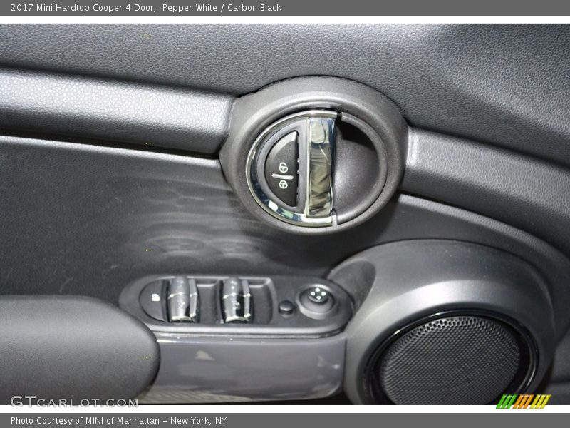 Pepper White / Carbon Black 2017 Mini Hardtop Cooper 4 Door