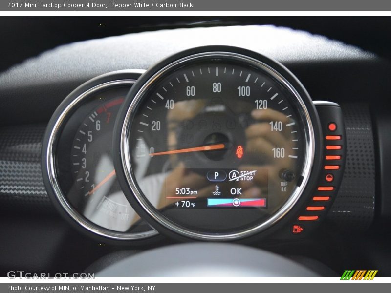 Pepper White / Carbon Black 2017 Mini Hardtop Cooper 4 Door