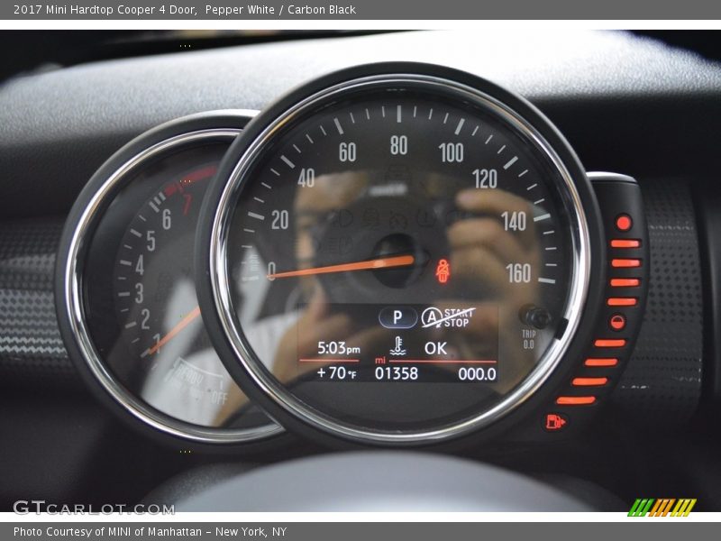 Pepper White / Carbon Black 2017 Mini Hardtop Cooper 4 Door