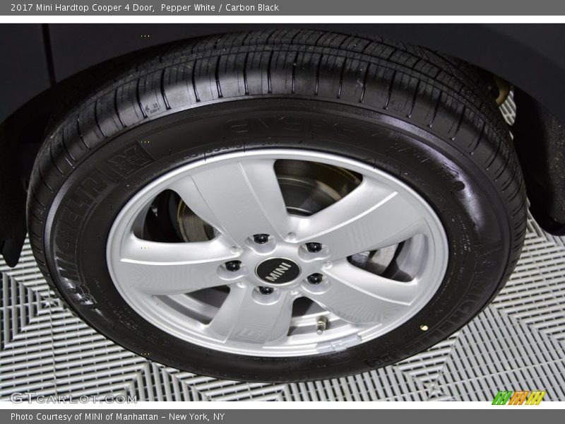 Pepper White / Carbon Black 2017 Mini Hardtop Cooper 4 Door