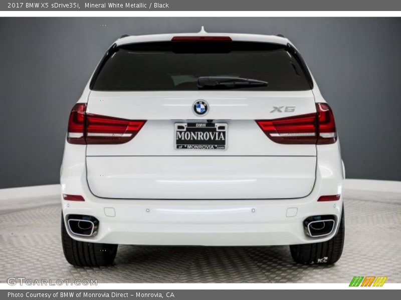 Mineral White Metallic / Black 2017 BMW X5 sDrive35i