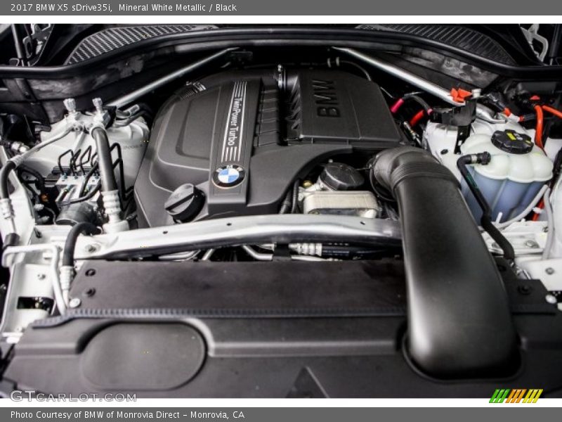 Mineral White Metallic / Black 2017 BMW X5 sDrive35i