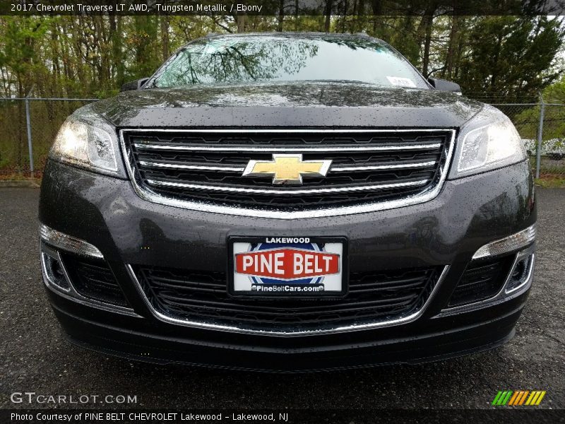 Tungsten Metallic / Ebony 2017 Chevrolet Traverse LT AWD