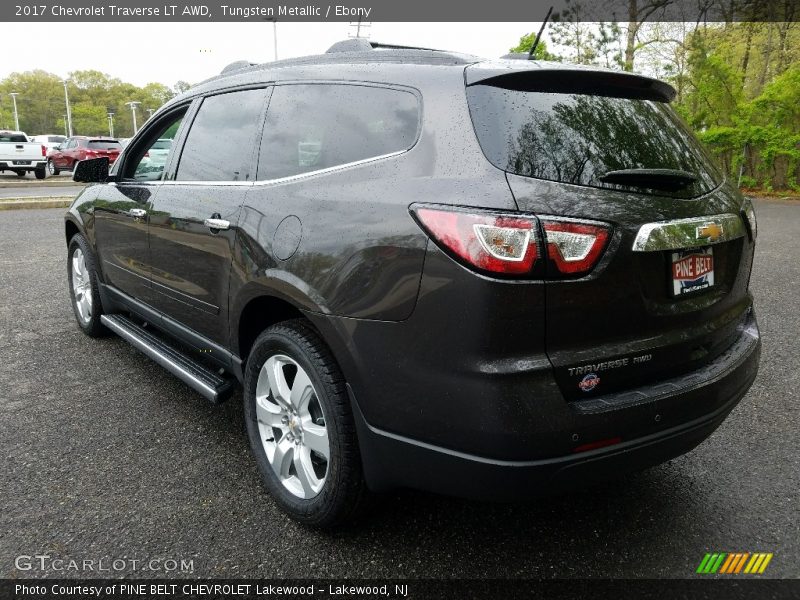 Tungsten Metallic / Ebony 2017 Chevrolet Traverse LT AWD