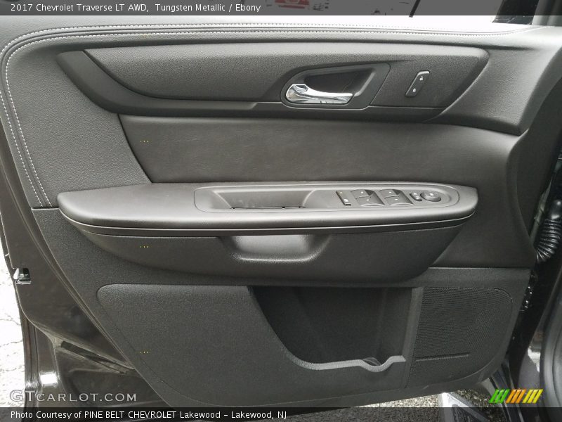 Tungsten Metallic / Ebony 2017 Chevrolet Traverse LT AWD