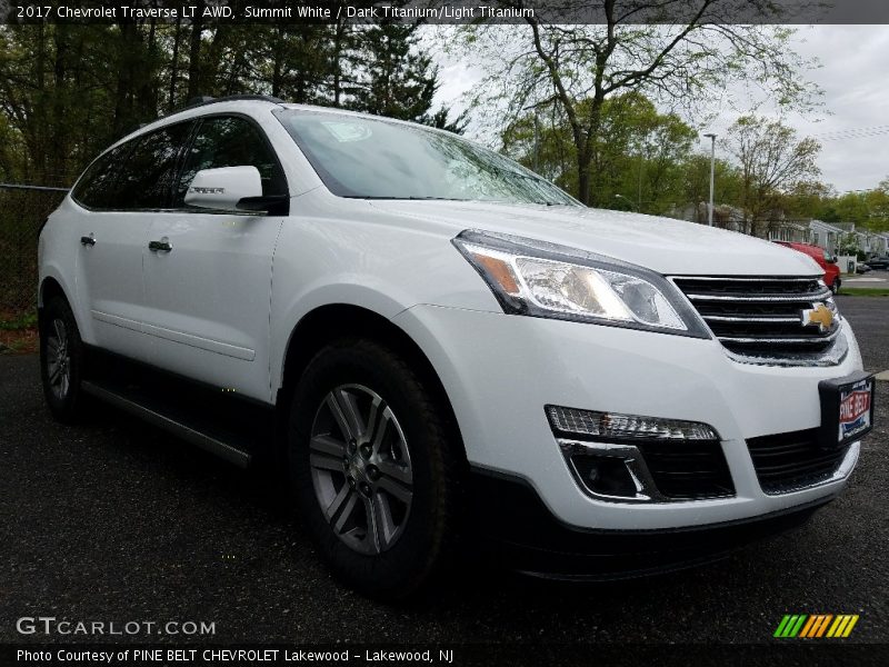Summit White / Dark Titanium/Light Titanium 2017 Chevrolet Traverse LT AWD