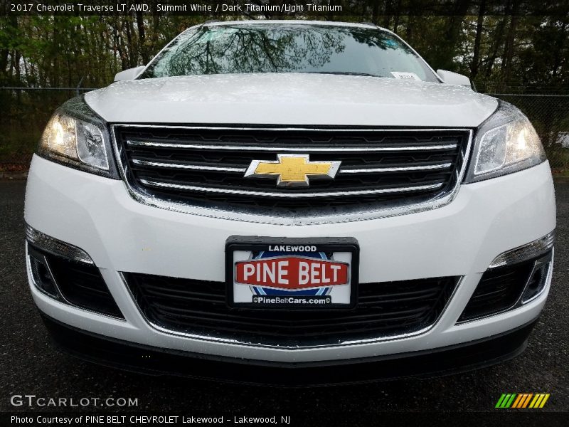 Summit White / Dark Titanium/Light Titanium 2017 Chevrolet Traverse LT AWD